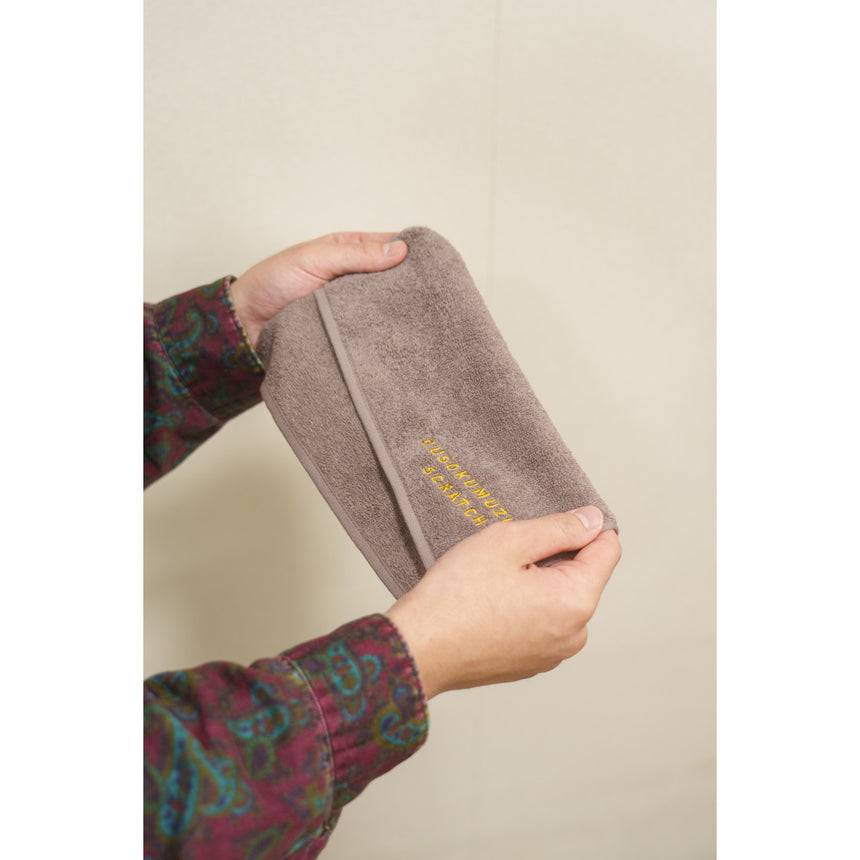 SCRATCH.Towel